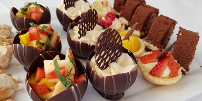 Hochzeit - Candybar: Sweettable - Roßleithen - Dessertbuffet - zubereitet von der Haus eigenen Konditormeisterin - ABP Burgers