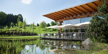 Hochzeit - Bezirk Ried - Geinberg5 Restaurant mit Terrasse am Seerosenteich  - Geinberg5 Private Spa Villas