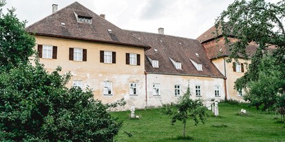 Hochzeit - Hochzeits-Stil: Traditionell - Scheyern - Aussenansicht Prielhof - Klosterschenke Scheyern - Prielhof