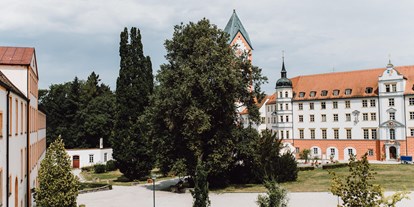 Hochzeit - nächstes Hotel - Scheyern - Der Innenhof des Kloster Scheyern - Klosterschenke Scheyern - Prielhof
