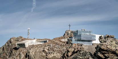 Hochzeit - barrierefreie Location - St. Leonhard im Pitztal - Heiraten im ice Q auf 3.048 m Seehöhe am Gipfel des Gaislachkogls - Außenansicht Erlebnisberg Gaislachkogl
@Christoph Nösig - ice Q