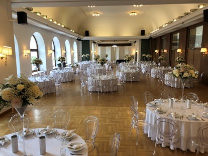 Hochzeit - Hochzeits-Stil: Modern - Wien-Stadt Hietzing - Salon der Träume - Kursalon Bad Vöslau