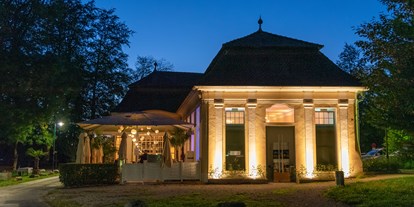 Hochzeit - Geeignet für: Private Feier (Taufe, Erstkommunion,...) - Enns - Abendstimmung in der Orangerie im Schlosspark Steyr. - Orangerie Steyr