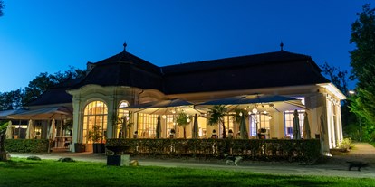Hochzeit - Preisniveau: moderat - Enns - Abendstimmung in der Orangerie im Schlosspark Steyr. - Orangerie Steyr
