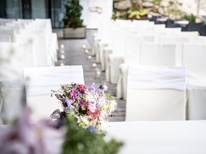 Hochzeit - Hochzeits-Stil: Rustic - Hall in Tirol - Unser Außenbereich ist beliebt für eine Trauung im Freien, die Agape und den Empfang. - Lizum 1600 - Ihre Hochzeitslocation
