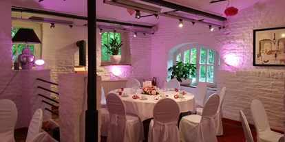 Hochzeit - Umgebung: im Park - Niederzier - Feiern in der Stallung - Landhaus Danielshof