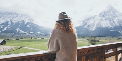 Hochzeit - Preisniveau: hochpreisig - Zugspitze - Panorama von unserer Terasse ein Traum im Sommer wie Winter - 180° Restaurant-Konditorei