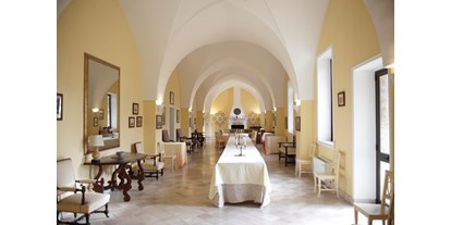 Hochzeit - Umgebung: im Park - Lecce - Großer Saal, andere Bestuhlung ist möglich. - Retreat Palazzo