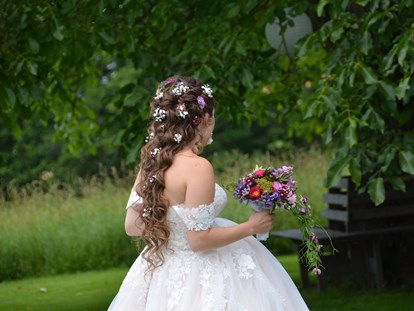 Hochzeit - Hochzeits-Stil: Boho-Glam - Oberösterreich - Die Braut am Vedahof - Vedahof - Gramastetten
