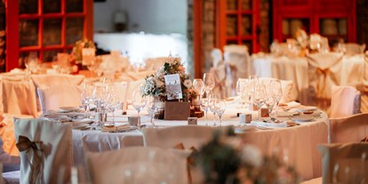 Hochzeit - Hochzeits-Stil: Rustic - Alzey - Der große Festsaal des Junghof Undenheim in Rheinland-Pfalz. - JUNGHOF Weingut & Gutsgastronomie