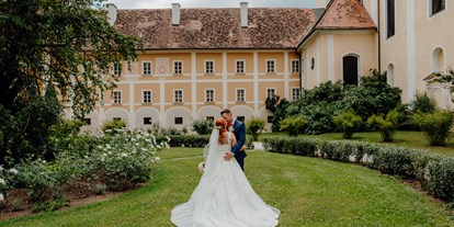 Hochzeit - Frühlingshochzeit - Pirching am Traubenberg - Das Schloss Stainz in der Steiermark lädt zu einer Hochzeit in die prunkvollen Räume. - Schloss Stainz