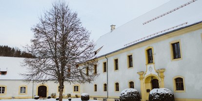 Hochzeit - Trauung im Freien - Inzigkofen - Impression Winterhochzeit - Schloss Ehrenfels
