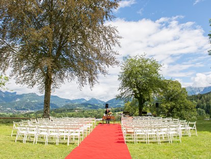 Hochzeit - Candybar: Saltybar - Aigen im Ennstal - Trauung vor der Villa - Villa Bergzauber