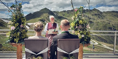 Hochzeit - Fotobox - Mittersill - Trachten Hochzeit | Location Dachterrasse Gipfeltreffen auf 2.300m | mit 360° Grad traumhaften Bergpanorama Blick - Gipfeltreffen | Zillertal Arena
