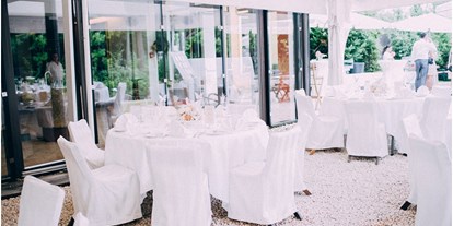 Hochzeit - Hochzeitsessen: 3-Gänge Hochzeitsmenü - Steiermark - Die Tafel im freien -unter den Pagodenzelten! - Weingartenhotel Harkamp