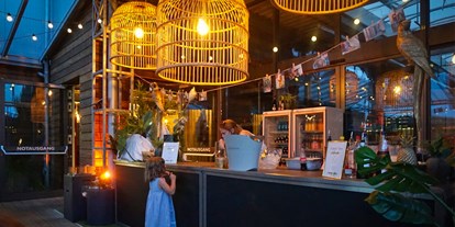 Hochzeit - Hochzeits-Stil: Boho-Glam - Offenbach - Bar im Garten  - Unique Eventlocation