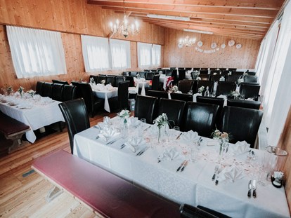 Hochzeit - Hochzeits-Stil: Rustic - Hall in Tirol - Der Festsaal des Bogner Aste für eure Traumhochzeit. - Bogner Aste 