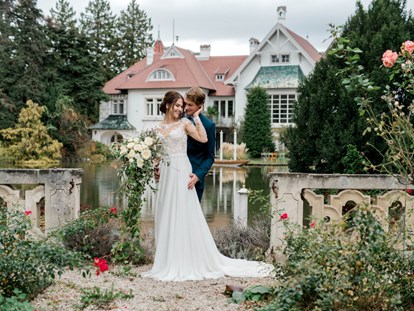Hochzeit - Art der Location: Schloss - Margarethen am Moos - Traumhafte Hochzeitsfotos am Schlossteich... - Schloss Schönau