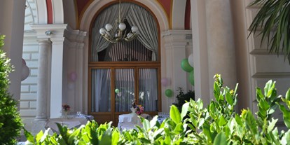 Hochzeit - Kirche - Wien-Stadt Alsergrund - Außenbereich Votiv Saal - Hotel Regina Wien