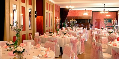Hochzeit - Hochzeits-Stil: Urban Chic - Frankfurt am Main - Lounge von 350 -750 m²
großer Aussenbereich im Garten - Alte Kaserne