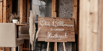 Hochzeit - Hochzeits-Stil: Boho-Glam - Oberösterreich - Eingangsbereich  - DAS ATTERSEE