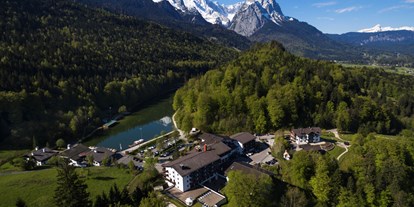 Hochzeit - Preisniveau: hochpreisig - Zugspitze - Riessersee Hotel Garmisch-Partenkirchen, Luftaufnahme - Riessersee Hotel Garmisch-Partenkirchen