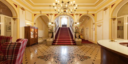 Hochzeit - Hochzeits-Stil: Traditionell - Lanzenkirchen - Foyer/ Eingangsbereich (perfekt für ihr Hochzeitsfoto) - Hotel Marienhof