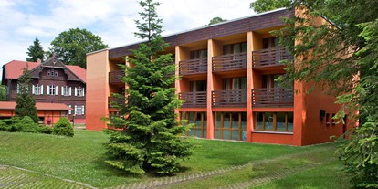 Hochzeit - Herbsthochzeit - Nordwestuckermark - Gästehaus mit dem Hotelzimmer - auf der Waldseite funktioniert das Babyphone bis in den Saal - Jagdschloss Waldsee