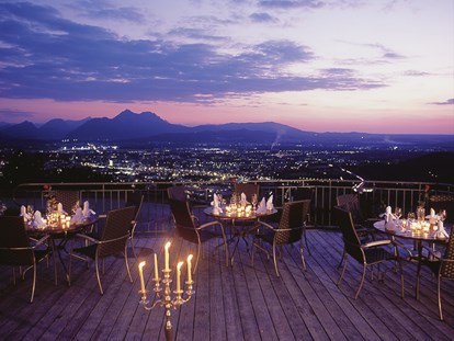 Hochzeit - Art der Location: Hotel - Mondsee - Dies ist unsere Aussicht auf die Stadt Salzburg - Panoramagasthof DaxLueg