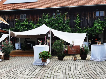 Hochzeit - Hochzeitsessen: 3-Gänge Hochzeitsmenü - Steiermark - Zelt im Innenhof - Jöbstl Stammhaus 
