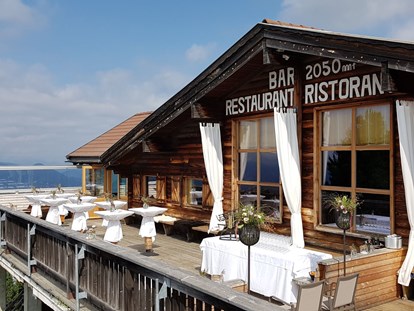 Hochzeit - Umgebung: in den Bergen - Südtirol - Aperitivo mit atemberaubender Aussicht - Restaurant La Finestra Plose