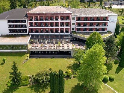 Hochzeit - Hochzeitsessen: Buffet - Feistritz im Rosental - Außenansicht Hotel Parks - Hotel Parks Velden