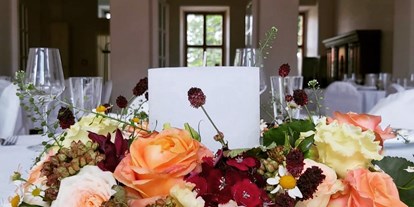 Hochzeit - Hochzeitsessen: Buffet - Brandis - Weißer Saal 1. OG bietet Platz für 40 Personen - Schloss Brandis