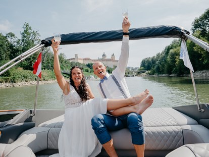 Hochzeit - Wickeltisch - Bezirk Melk - Wir organisieren gerne als besonderes Highlight eine Bootsfahrt mit unserem hauseigenen Boot - Schloss Luberegg