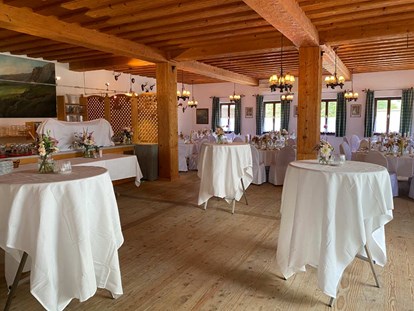 Hochzeit - Hochzeits-Stil: Traditionell - Puch bei Weiz - Landgut Marienhof Herberstein - Platz für Agape - Landgut Marienhof Herberstein