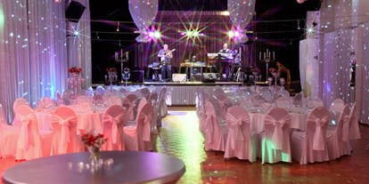 Hochzeit - Geeignet für: Firmenweihnachtsfeier - Wiesbaden - Der große Saal mit der Bühne! - Tanzschule Pelzer