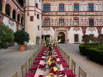 Hochzeit - Parkplatz: kostenlos - Schloss Tratzberg