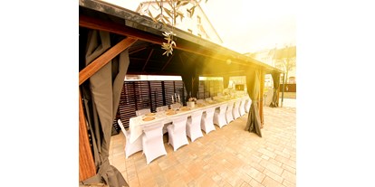 Hochzeit - Hochzeitsessen: Buffet - Erkrath - Terasse Pavillon - Hotel und Restaurant Kolossos in Neuss am Rhein