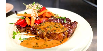 Hochzeit - Wickeltisch - Willich - Entrecôte- / Rib-Eye-Steak vom argentinischen Rind Black Angus, allerbeste Qualität - Hotel und Restaurant Kolossos in Neuss am Rhein