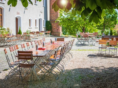 Hochzeit - Klimaanlage - Bayern - Der Gastgarten des Stanglbräu bei Regensburg. - Stanglbräu