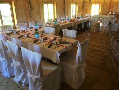 Hochzeit - externes Catering - Helfenberg (Ahorn, Helfenberg) - Hochzeitstafel, Brauttisch - Roadlhof