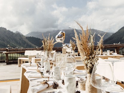 Hochzeit - Hochzeits-Stil: Traditionell - Tirol - Eure Berghochzeit im VIEW bietet einen unvergleichlichen Ausblick. - Das View - the Pop-Up