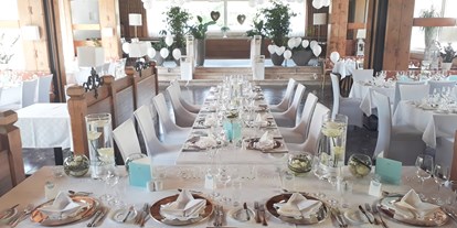Hochzeit - Art der Location: Gasthaus - Bludenz - Speisesaal mit Hochzeitstafel - Relax- & Vitalhotel Adler