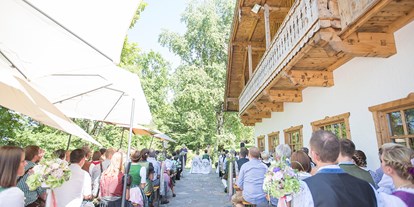 Hochzeit - Parkplatz: kostenlos - Obertraun - Eheschließung im Freien im Laimer Urschlag in Strobl. - Laimer-Urschlag