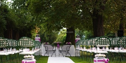 Hochzeit - Art der Location: Schloss - Turin - Eine Zeremonie unter Alleebäumen - GEHEIMTIPP Hochzeit Anwesen im italienischen Piemont