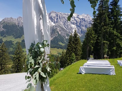 Hochzeit - Art der Location: Eventlocation - Berchtesgaden - Trauwiese und Traumpanorama - Die Deantnerin