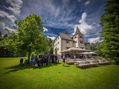 Hochzeit - barrierefreie Location - Leogang - Feiern im Schlossgarten - Schloss Prielau Hotel & Restaurants