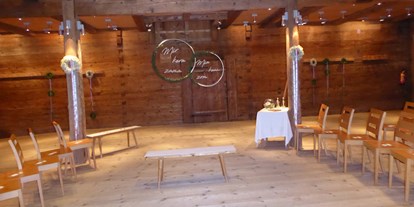 Hochzeit - Umgebung: in den Bergen - Pertisau - FREIE TRAUUNG in der Tenn,
Platz für viele Gäste im Kreis - Bergbauernmuseum z'Bach