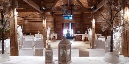 Hochzeit - Personenanzahl - Gerlos - Standesamt in der Tenn winterlich dekoriert - Bergbauernmuseum z'Bach