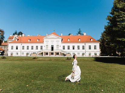 Hochzeit - Hochzeits-Stil: Vintage - Wien-Stadt Liesing - Traumhochzeit im SCHLOSS Miller-Aichholz, Europahaus Wien - Schloss Miller-Aichholz - Europahaus Wien